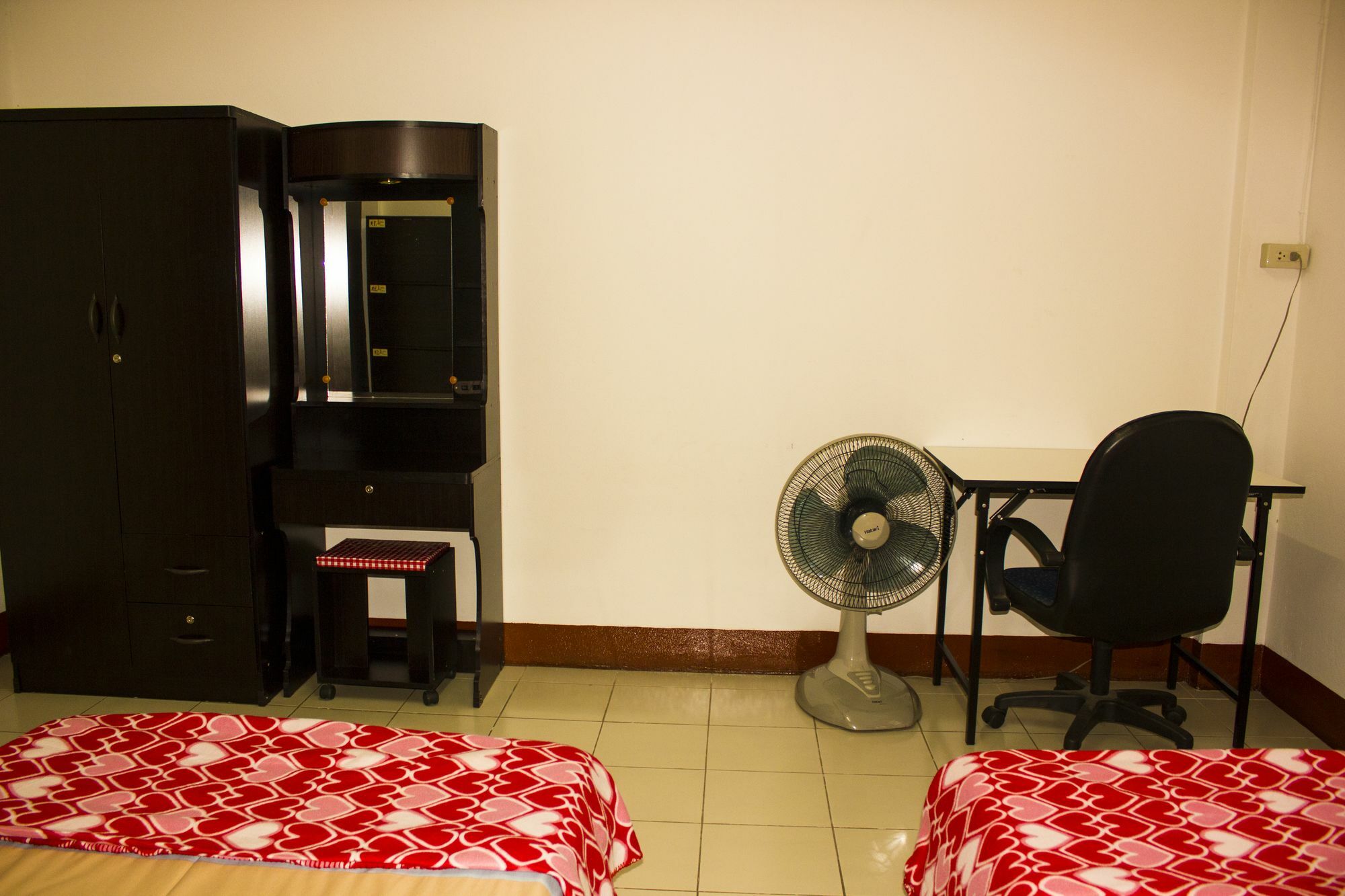 Walkinn Guesthouse 1 Chiang Mai Esterno foto